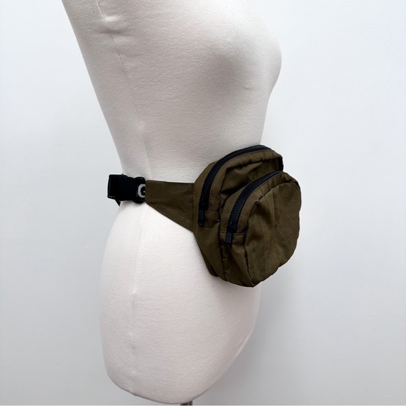 LAST CHANCE! BAGGU Olive Crossbody Bag - Picture 5 of 9
